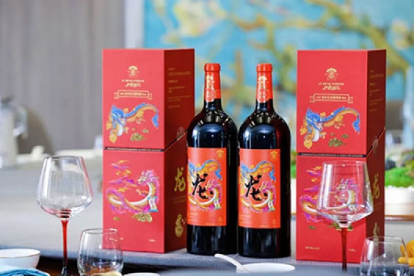 红酒加盟代理：线上与线下结合的新趋势